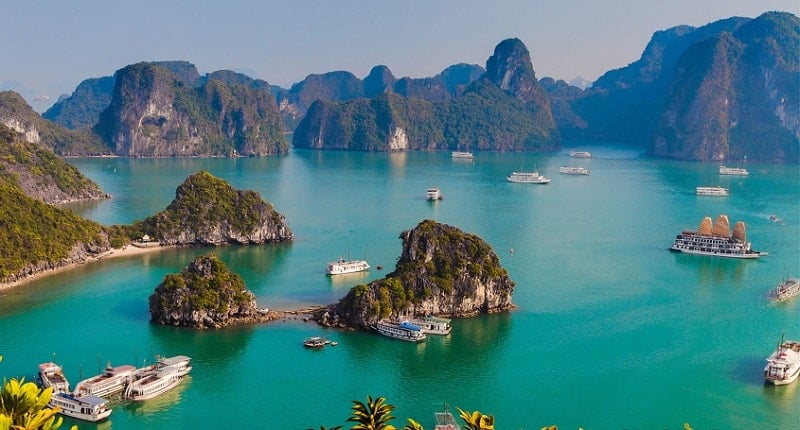Halong Bay - a beautiful natural wonder in northern Vietnam - Apply Vietnam Visa