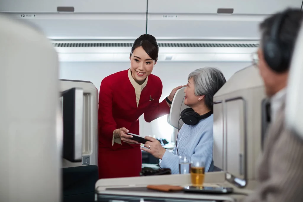 dịch vụ hỗ trợ người già đi máy bay