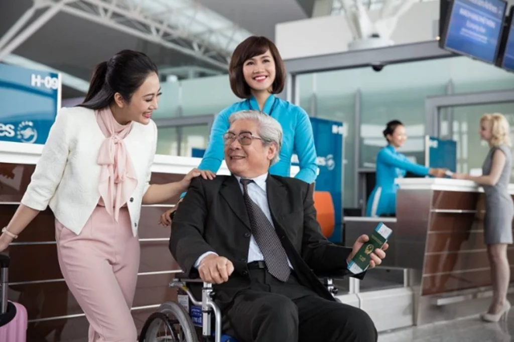 dịch vụ hỗ trợ người già đi máy bay